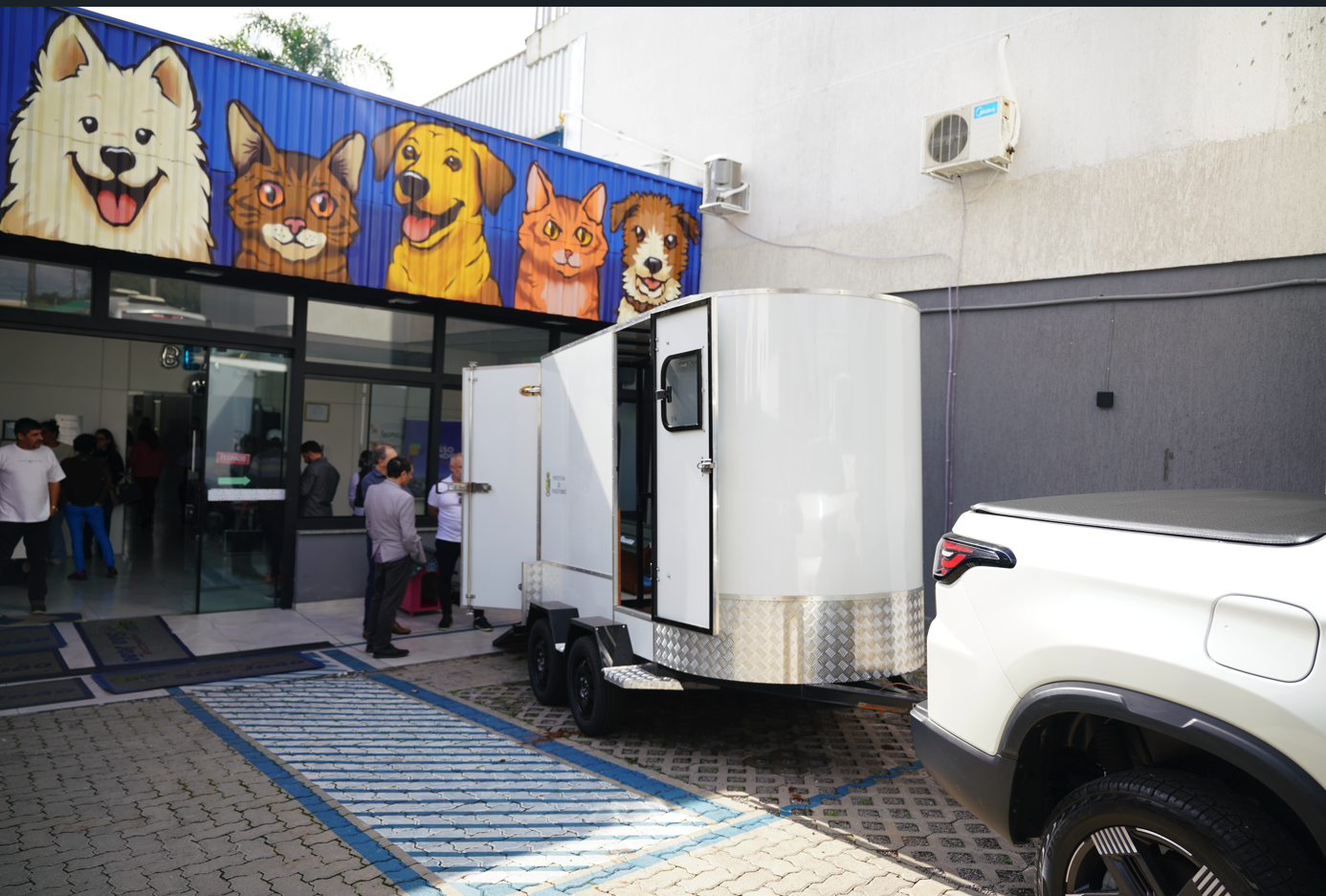 Coordenadoria de Bem-Estar Animal celebra um ano de sede nova com entrega de novos veículos e avanços na proteção animal