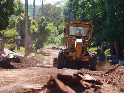 Prefeitura realiza ações de infraestrutura nos bairros
