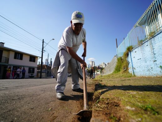 Prefeitura intensifica obras, limpeza e serviços nos bairros durante a semana