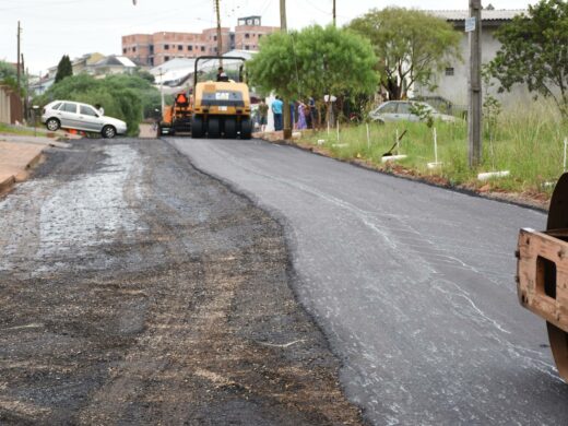 Prefeitura faz pavimentação no loteamento Pampa