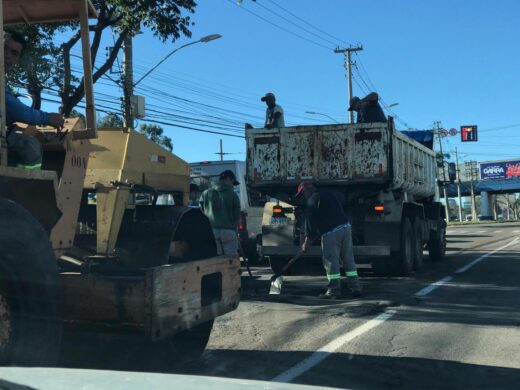Prefeitura realiza recuperação de asfalto