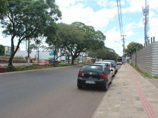 Obras seguem com drenagem, meio-fio e pavimentação