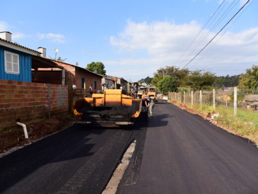 Programa da Prefeitura asfalta mais de 150 quadras
