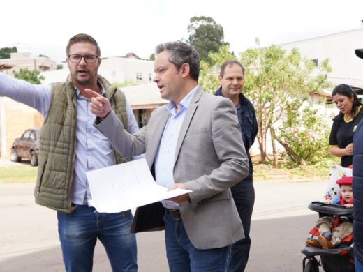 Prefeito Pedro anuncia obra de canalização no bairro Victor Issler