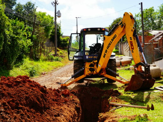 <strong>Prefeitura realiza serviço de canalização no bairro Ipiranga</strong>