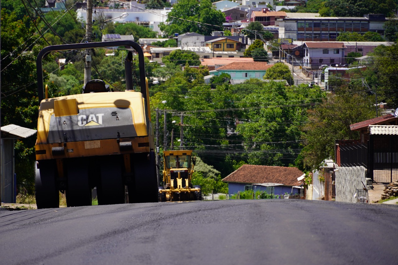 Prefeitura leva “Minha Rua com Asfalto” ao bairro Vera Cruz