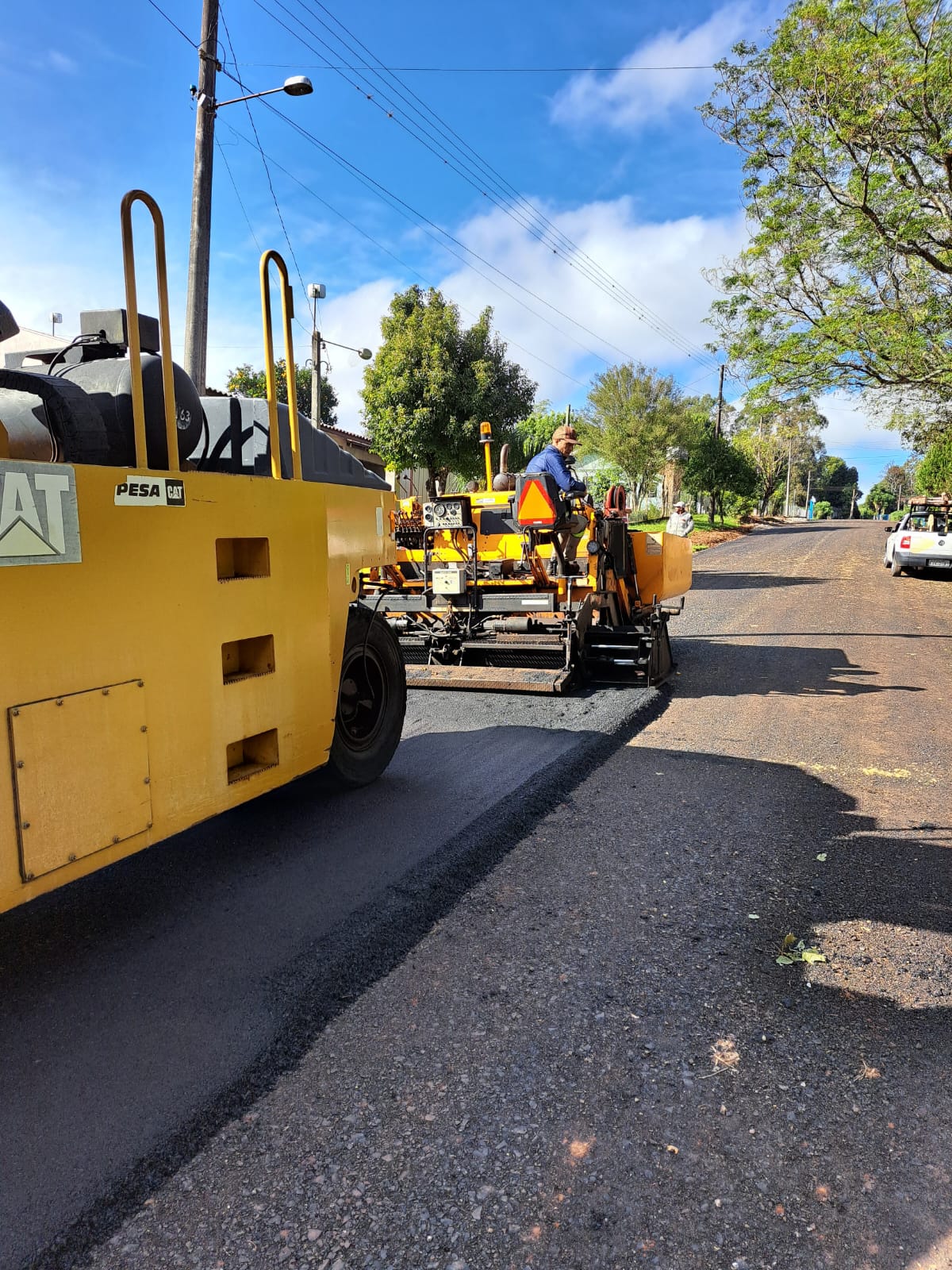 Minha Rua com Asfalto finaliza obra no interior e prossegue na Vila Mattos