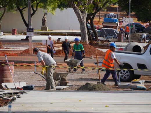 Prefeitura dá sequência a inúmeras obras de infraestrutura no centro, nos bairros e no interior