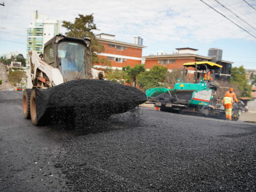 Prefeitura dá sequência a obras de recuperação de ruas estratégicas para o trânsito