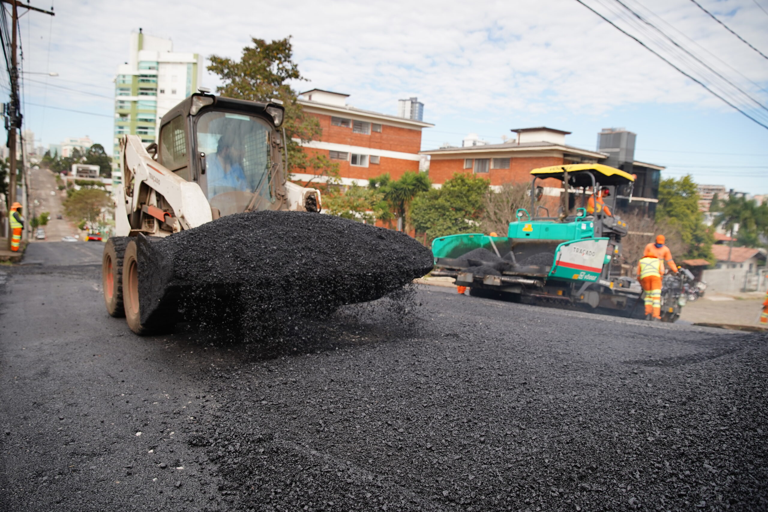 Prefeitura dá sequência a obras de recuperação de ruas estratégicas para o trânsito