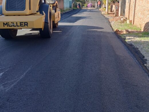 Programa “Minha Rua com Asfalto” chega em quatro bairros de Passo Fundo