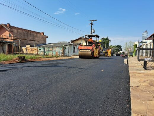 Prefeitura segue com obras do pacote de melhorias em ruas centrais da cidade