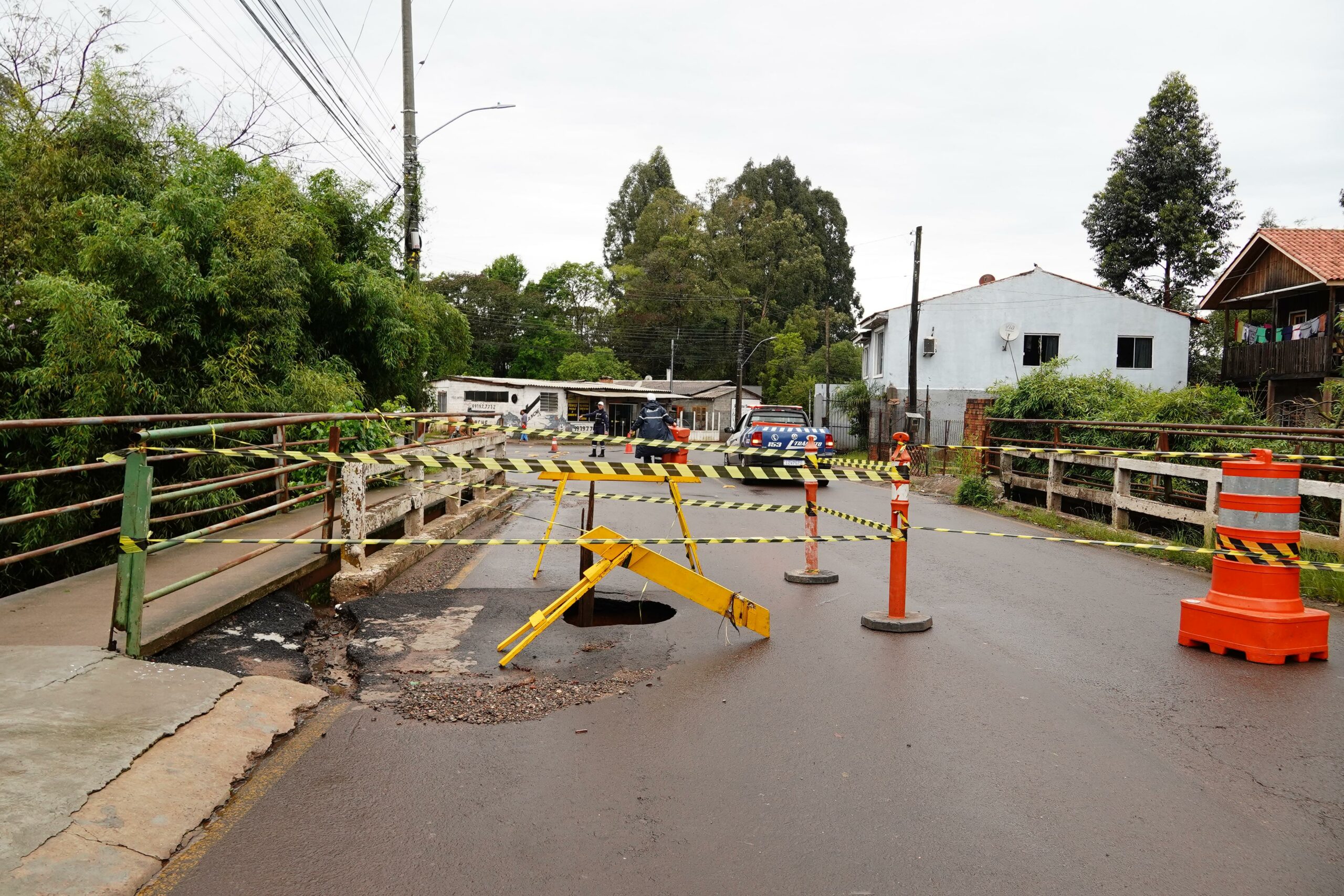 Prefeitura trabalha em diversas frentes para minimizar os estragos do temporal