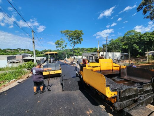 Prefeitura realiza consertos de canalização e melhorias na pavimentação