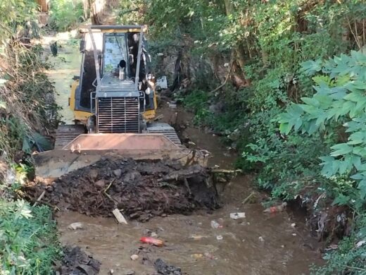 Prefeitura realiza nova drenagem no Záchia e segue com desassoreamento na Vila Operária