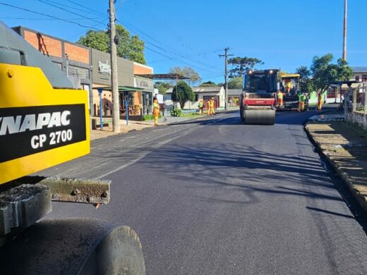 Prefeitura inicia pavimentação de mais uma via com o programa Minha Rua com Asfalto