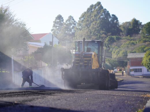 Prefeitura realiza ações de obras e limpeza urbana durante a semana