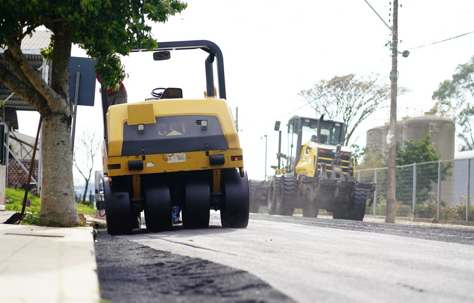 Prefeitura avança com obras de pavimentação em bairros de Passo Fundo