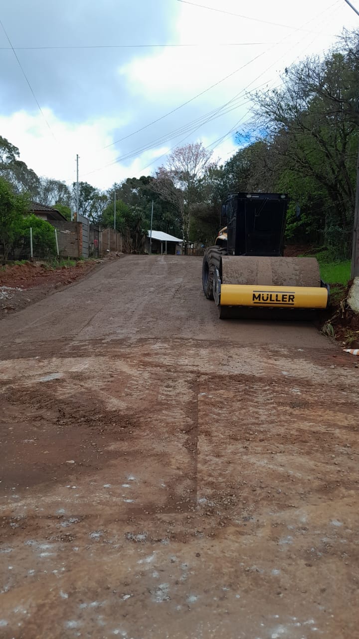 Programa “Minha Rua com Asfalto” avança com obras
