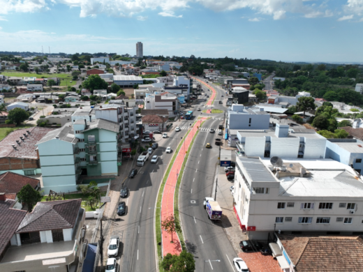 Prefeitura conclui primeira etapa das obras na Avenida Presidente Vargas com sinalização viária