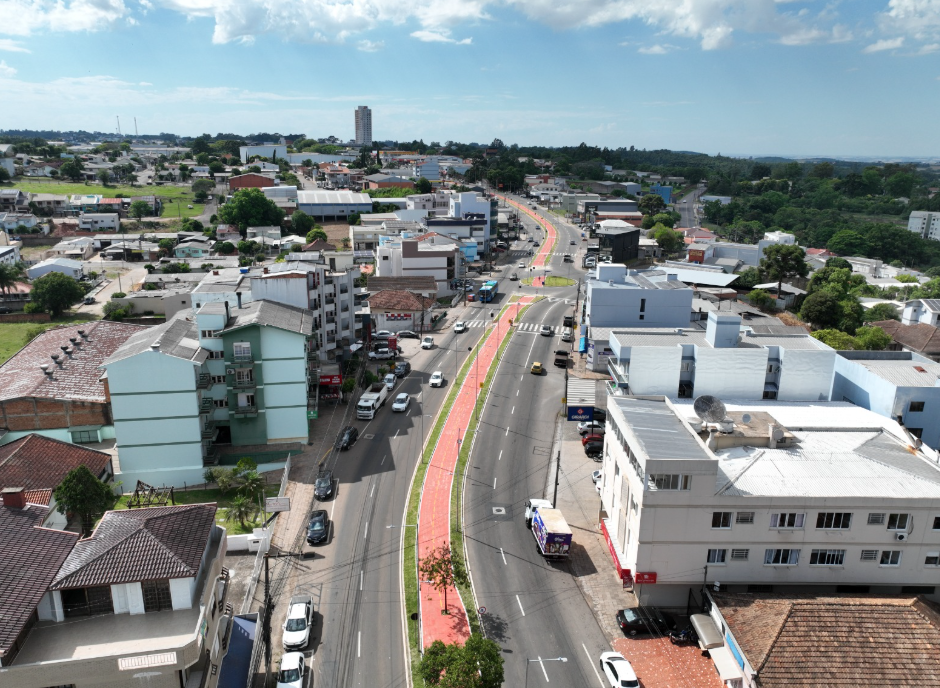Prefeitura conclui primeira etapa das obras na Avenida Presidente Vargas com sinalização viária