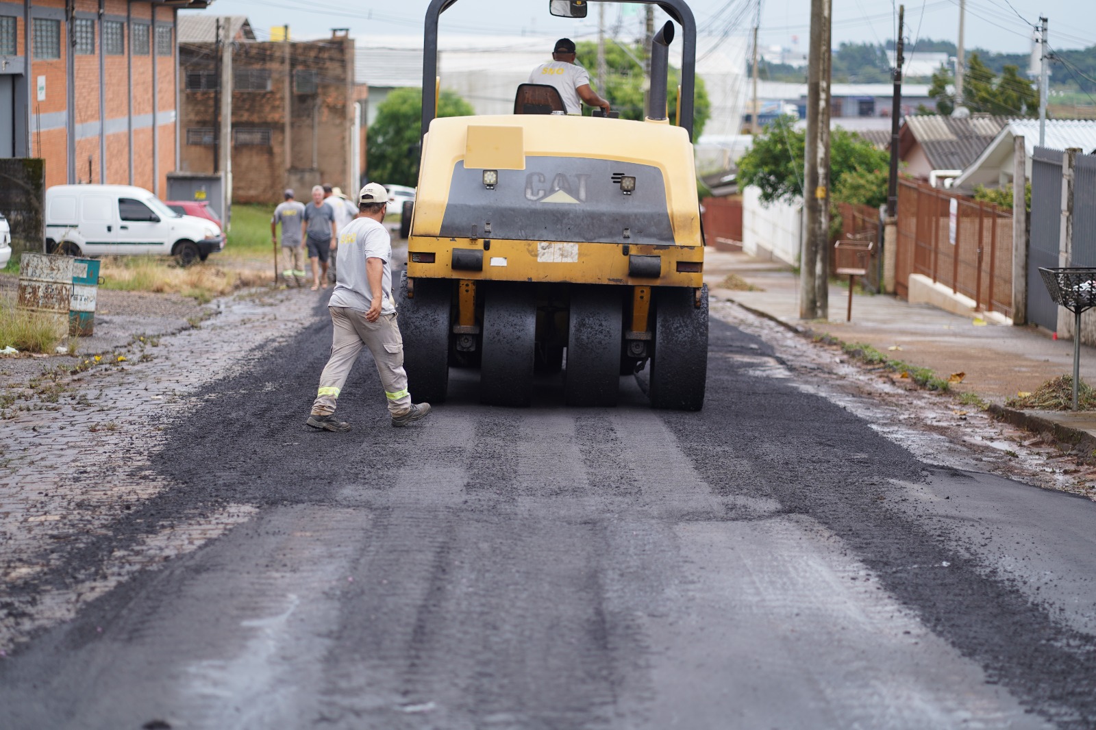 Prefeitura executa obras do programa “Minha Rua com Asfalto” no Loteamento Via Sul, Valinhos e bairro Santa Maria