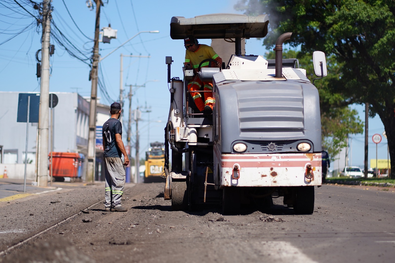 Prefeitura realizará novo reparo asfáltico na Avenida Brasil neste domingo