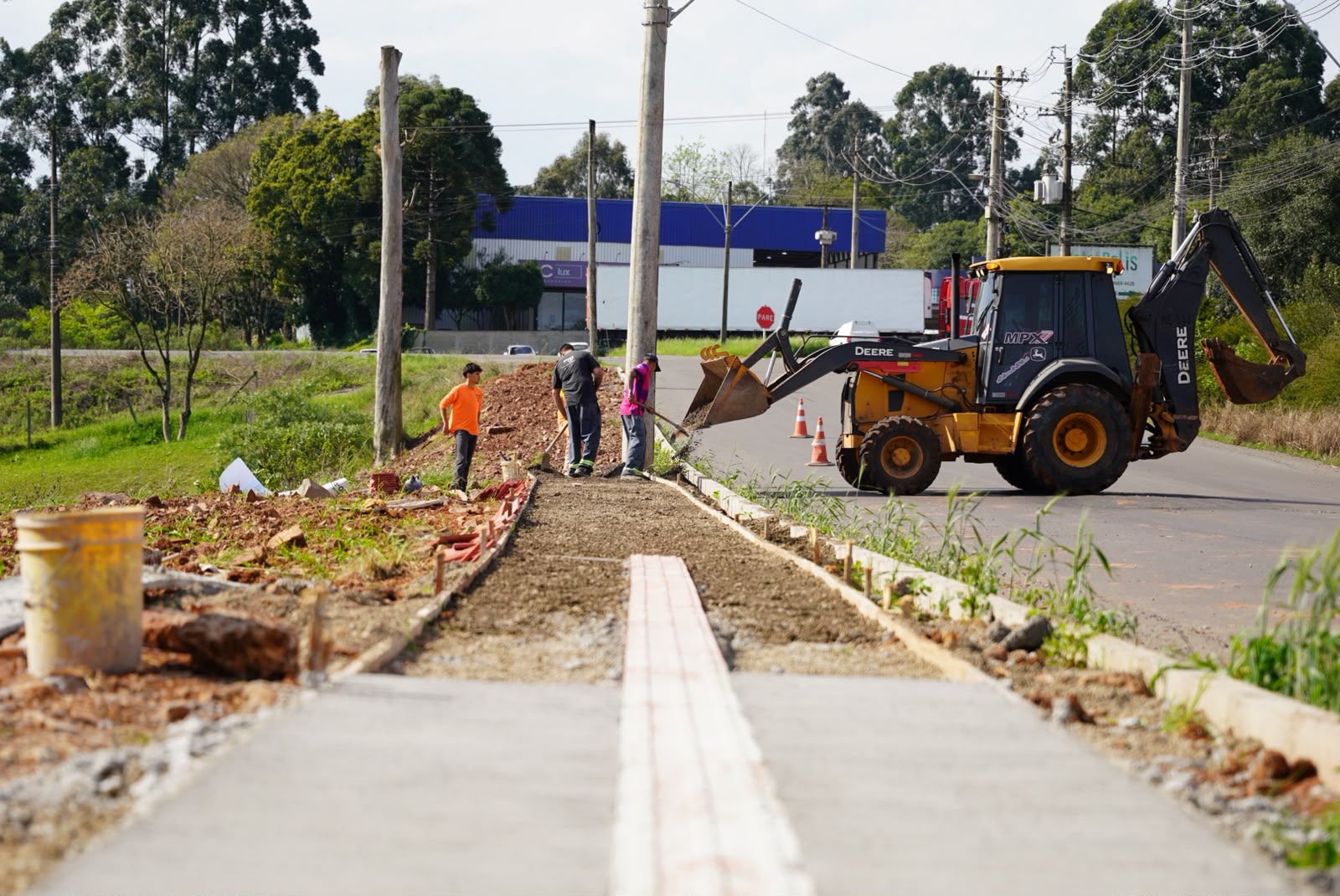 Petrópolis: Obras do distrito de Invernadinha chega em 55% das obras concluídas e ganha nova infraestrutura