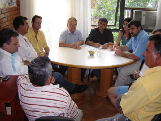 Cecconello recebe lideranças da região da Vera Cruz