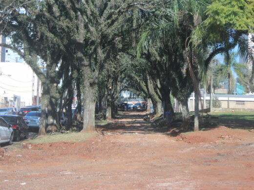 Nova etapa de melhorias na praça Antonino Xavier