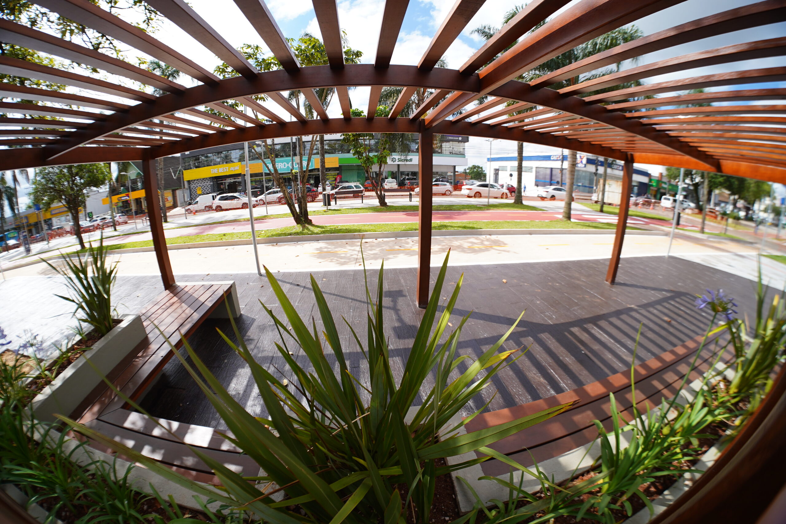 Prefeitura conclui Parque Linear da Avenida Brasil
