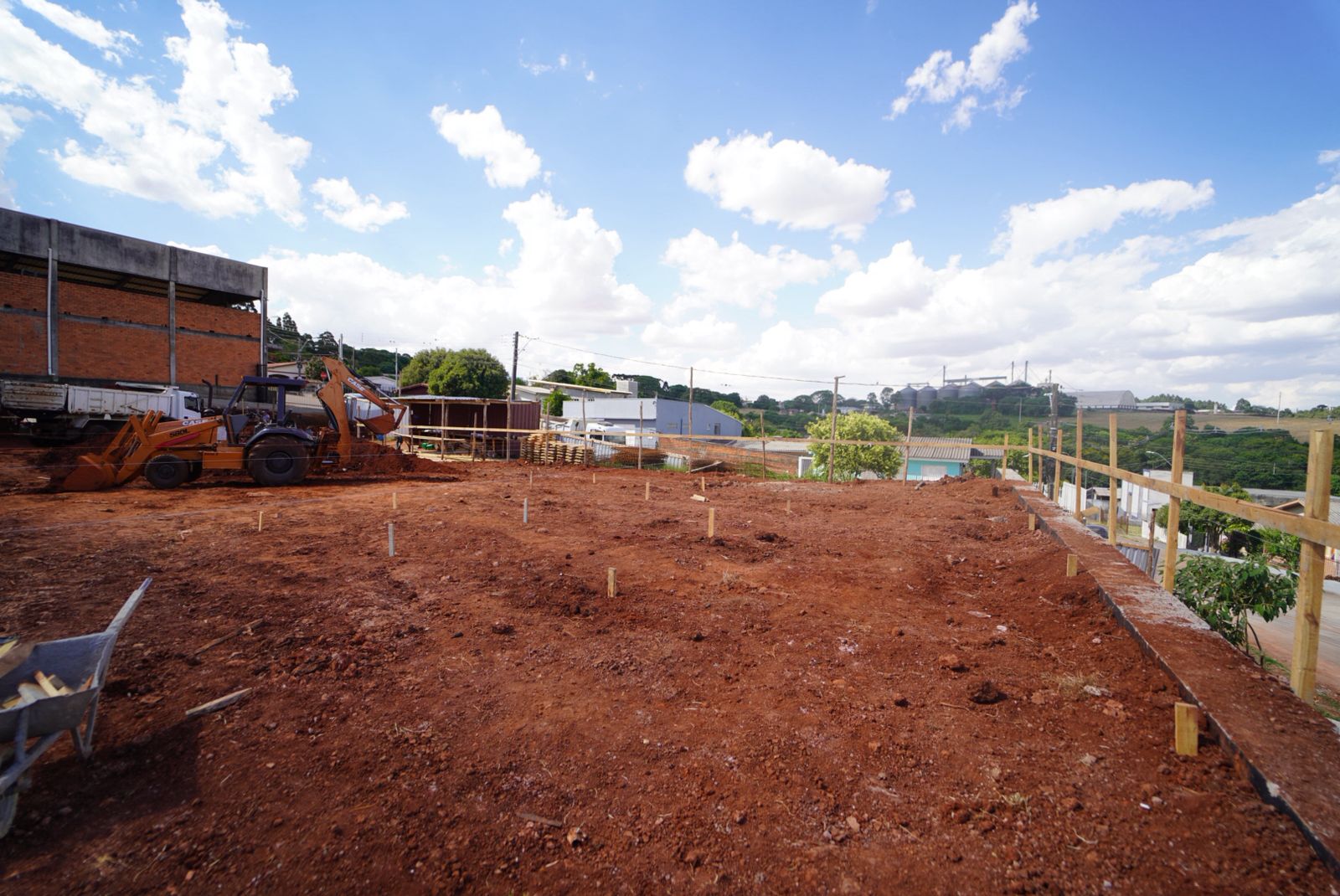 Prefeitura inicia a construção de duas novas Unidades Básicas de Saúde nos bairros