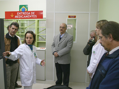 Prefeito Dipp, que acompanhou o andamento das providências para a instalação, conferiu os resultados finais da ação