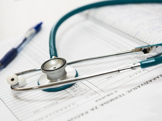 Prefeitura nomeia médicos
