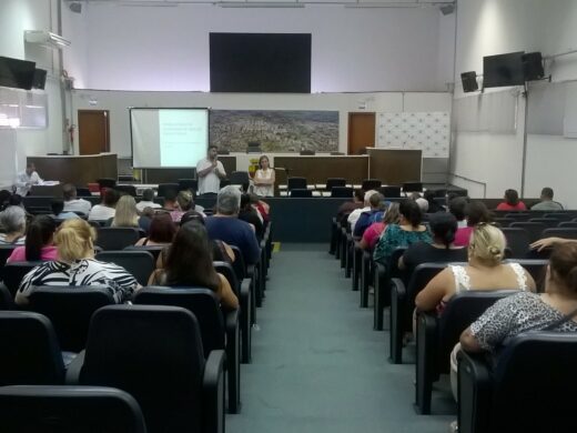 Grupo de apoio debate perda e manutenção do peso