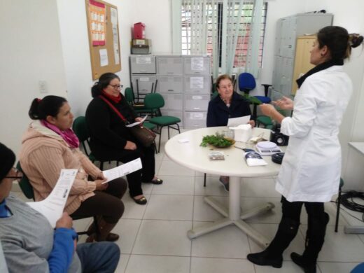 ESF recebe comunidade da Ricci para orientações