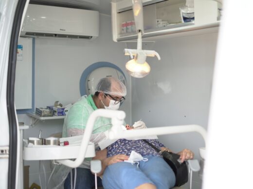 Consultório móvel de odontologia no interior
