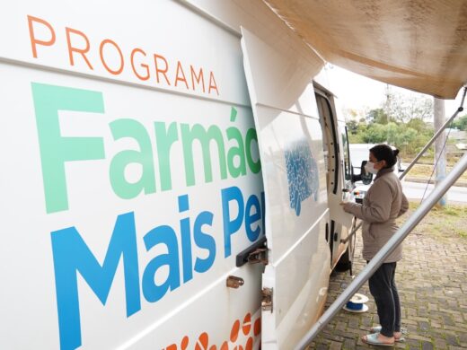 Com a farmácia móvel, prefeitura facilita o acesso a medicamentos