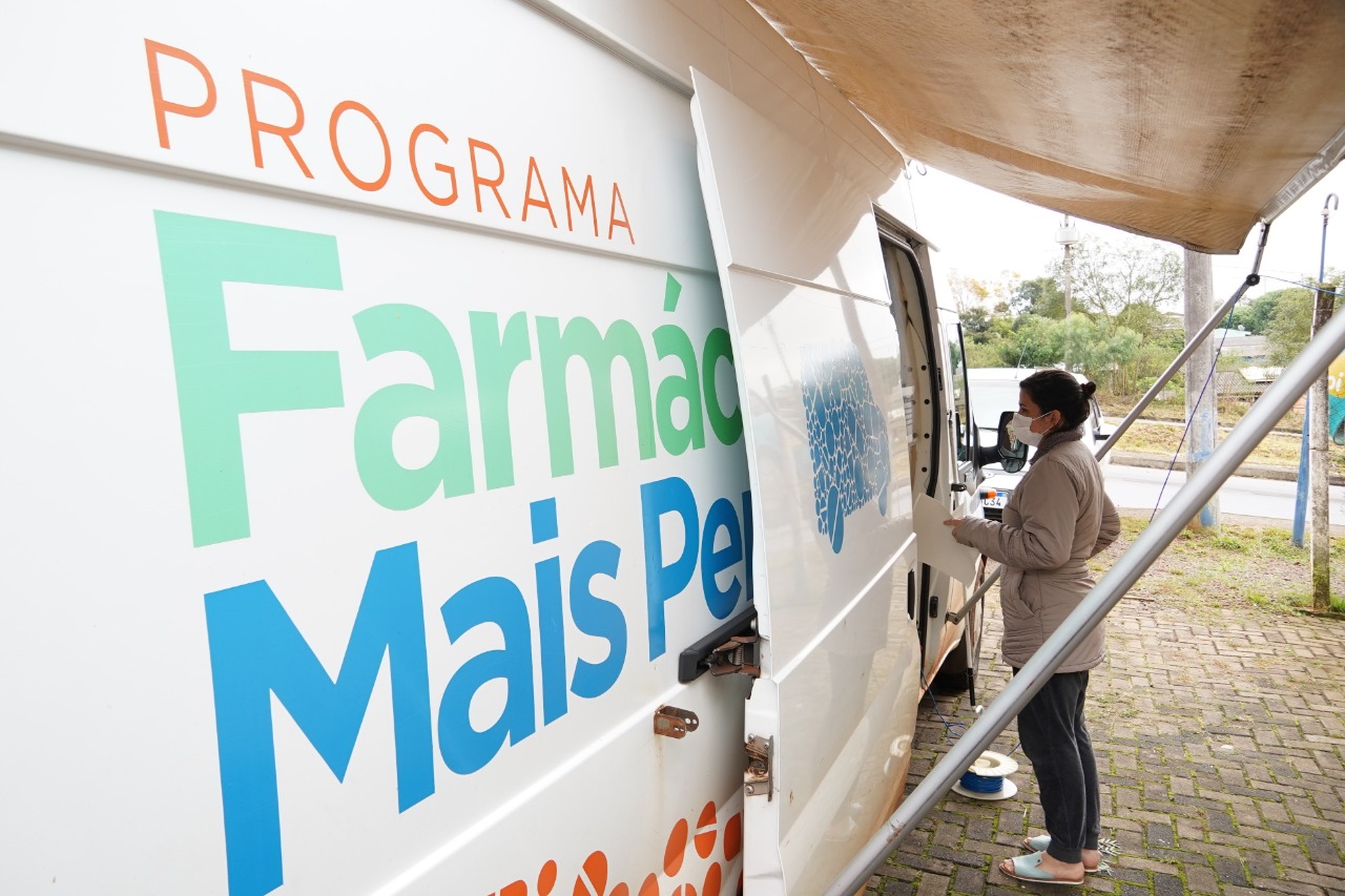 Com a farmácia móvel, prefeitura facilita o acesso a medicamentos