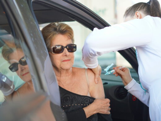 Prefeitura fará mais um drive-thru de vacinação contra a gripe nesta sexta-feira