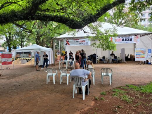 Prefeitura promove ações de conscientização sobre HIV/Aids e combate à dengue