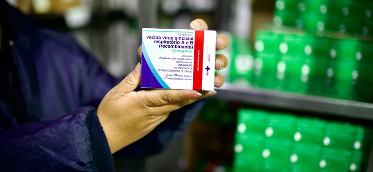 Prefeitura recebe doses contra o VSR e inicia vacinação de gestantes na próxima terça-feira