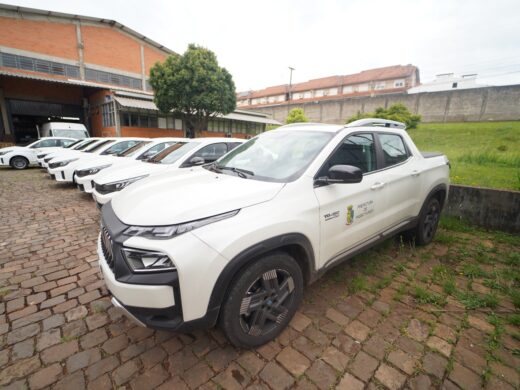 Novos veículos são entregues à Secretaria Municipal de Saúde