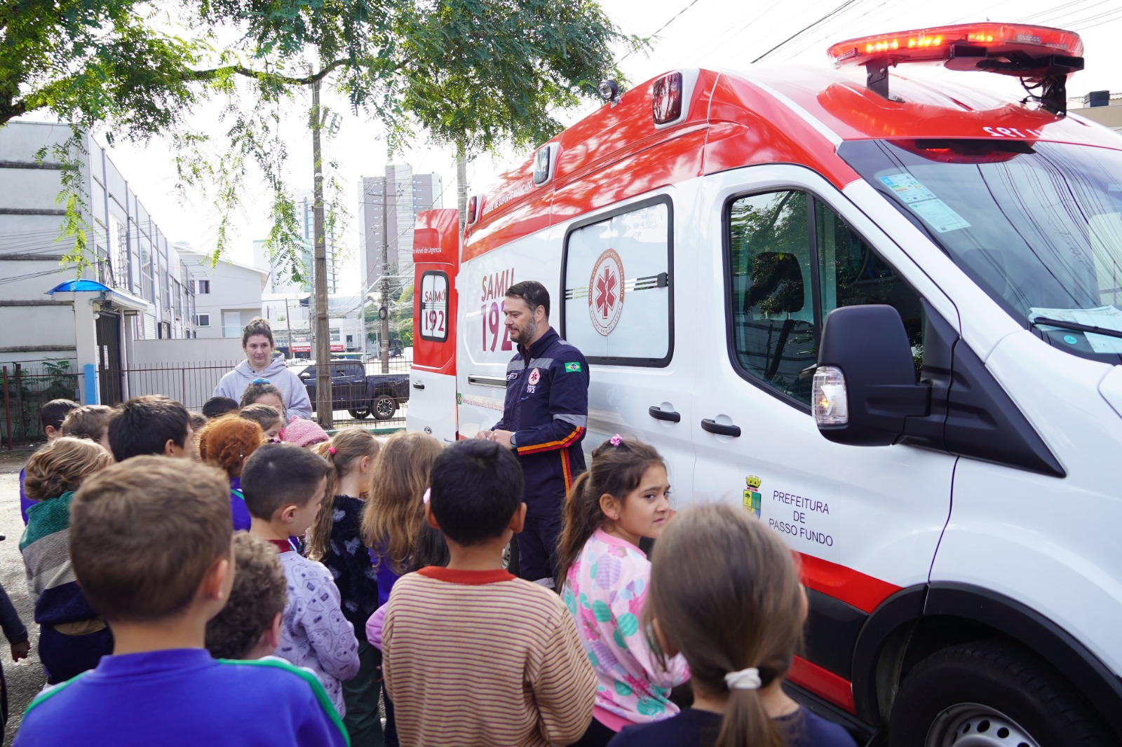 SAMU leva orientações de primeiros socorros e prevenção para escolas municipais de Passo Fundo