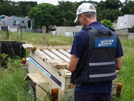 Secretaria de Segurança intensifica retirada de veículos abandonados em Passo Fundo