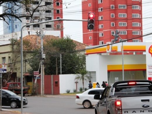 Semáforo da Aspirante Jenner é readequado para melhor visibilidade