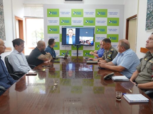 Prefeito Pedro reúne forças policiais e entidades ligadas à Educação para tratar da segurança nas escolas