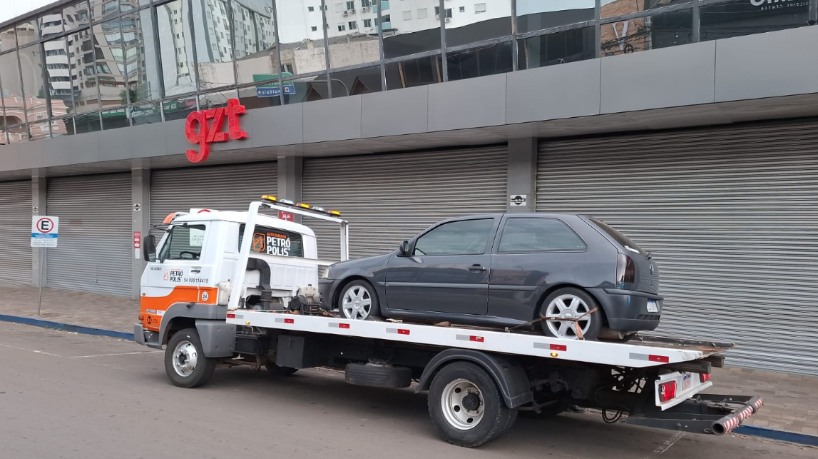 Operação “Fim de Festa” reforça fiscalização e retira motoristas irregulares de circulação em Passo Fundo