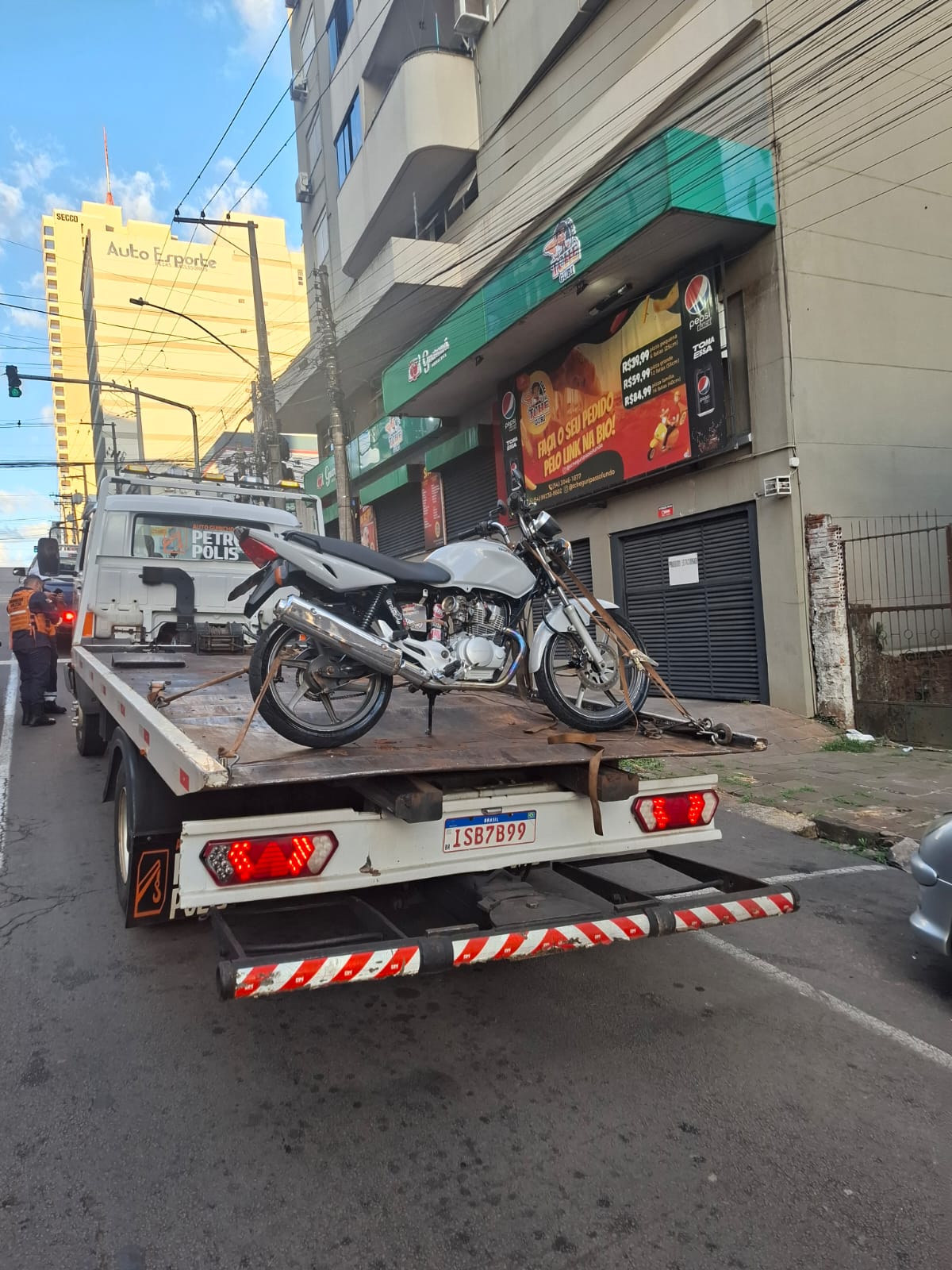 Operação “Fim de Festa” aborda motociclistas e registra autuações em Passo Fundo