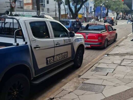 Operação “Fim de Festa” flagra motoristas com sinais de embriaguez e perseguição termina na DPPA em Passo Fundo
